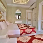 Otel Queens Land İstanbul