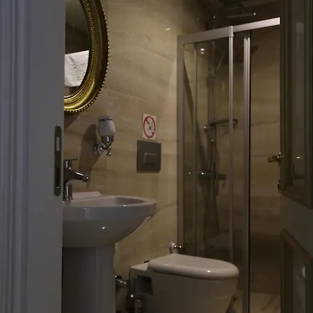 Queens Land Hotel Istanbulská provincie