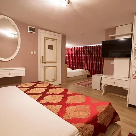 Queens Land Hotel 2*