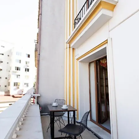 Hotel Queens Land 2*