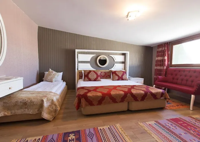 Queens Land Стамбул