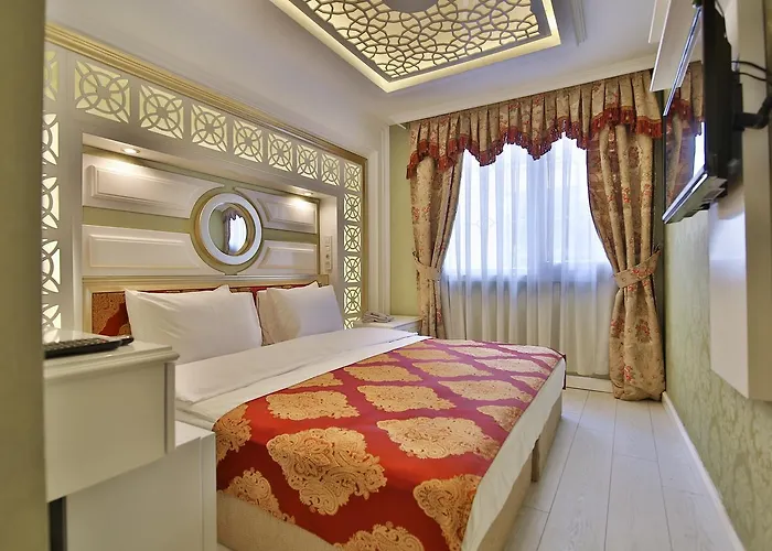 Queens Land Стамбул